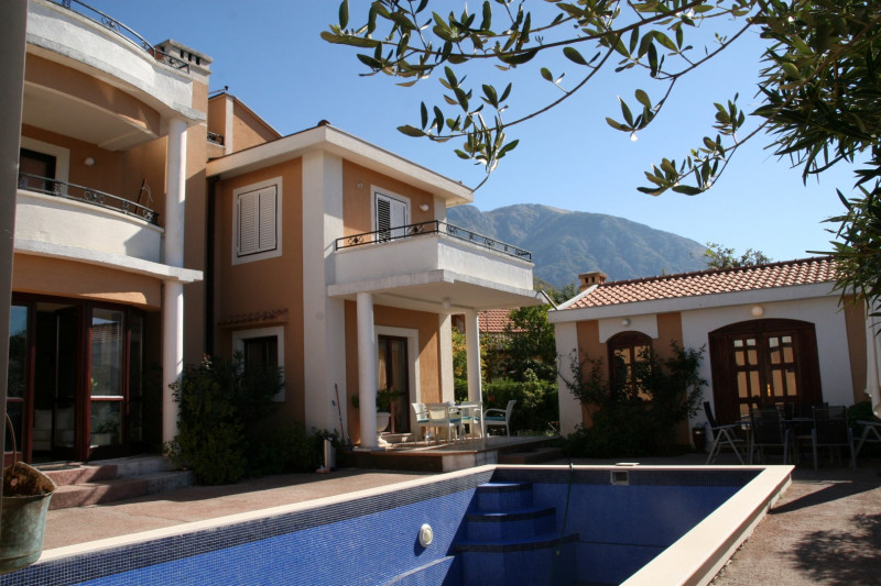 Villa in Montenegro, in Kavac