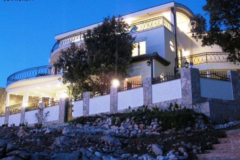 Villa in Montenegro, in Utjeha