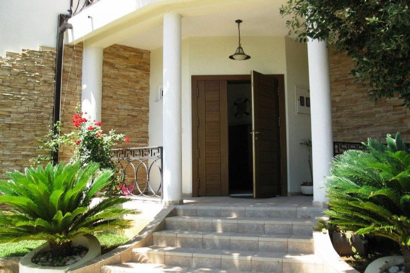 Villa in Montenegro, in Utjeha