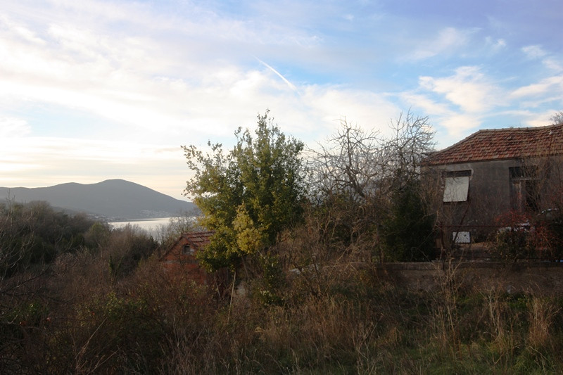 Cottage / House in Montenegro, in Kalardovo