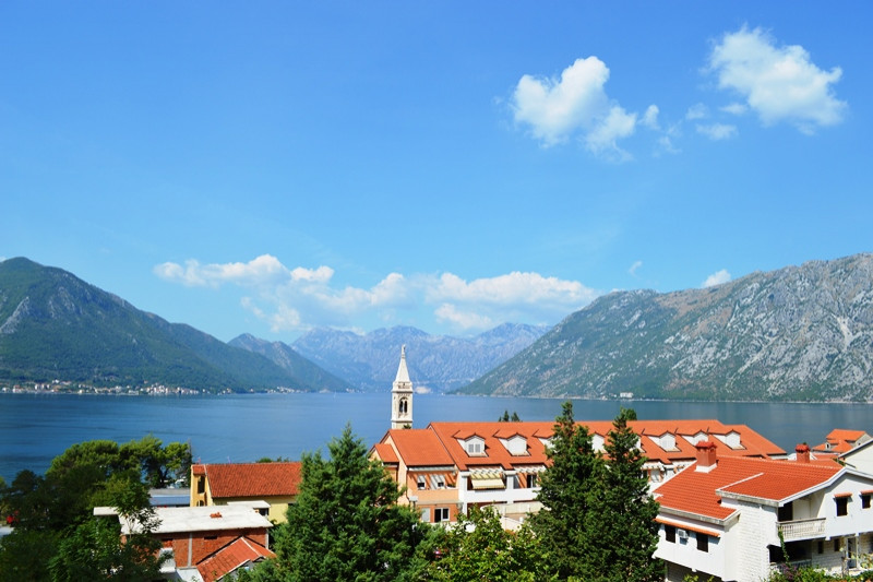 Apartment in Montenegro, in Dobrota