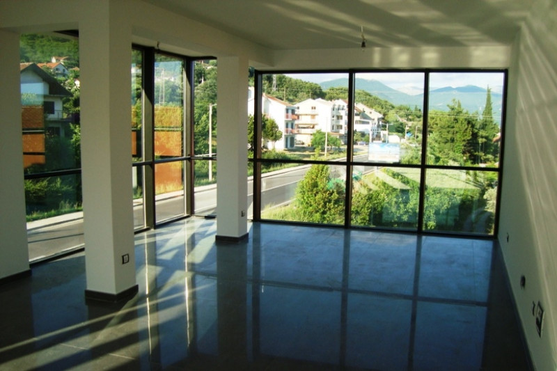 Commercial in Montenegro, in Baošići