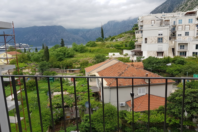 Apartment in Montenegro, in Dobrota