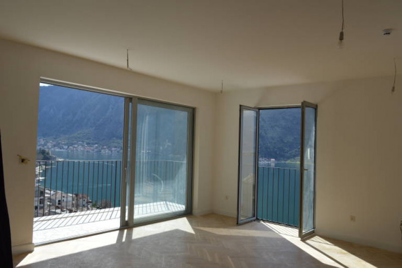 Apartment in Montenegro, in Dobrota