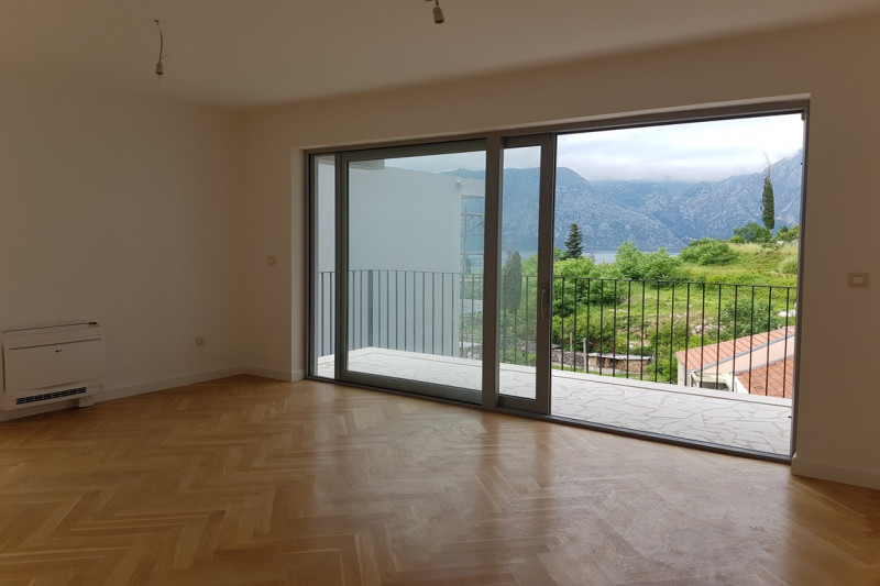 Apartment in Montenegro, in Dobrota
