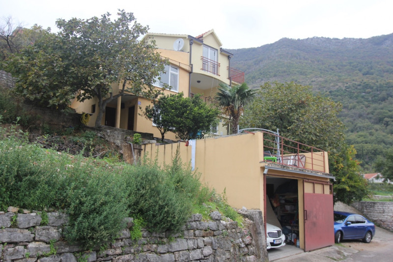 Cottage / House in Montenegro, in Kamenari